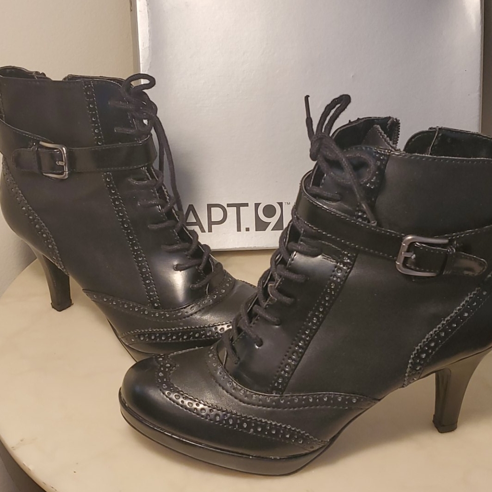 Apt. 9 Heels